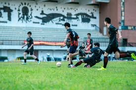 亨利分析阿森纳夏季转会引援策略与卫冕挑战